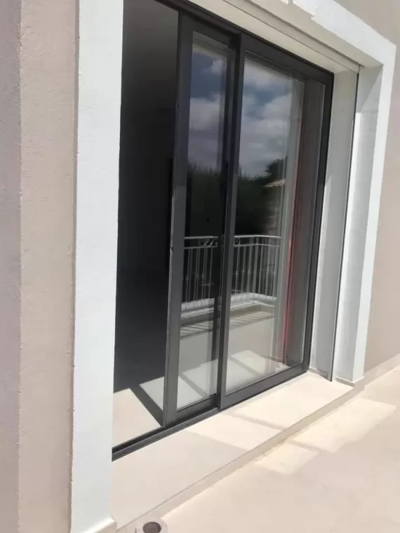 Pose de menuiseries sur-mesure aluminium à Vence., Vence, Miroiterie des 3 Baous