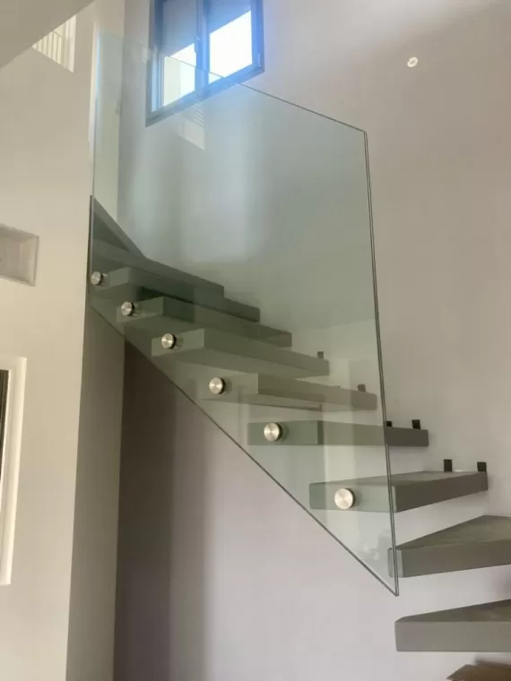 GARDE CORPS EN VERRE SUR MESURE